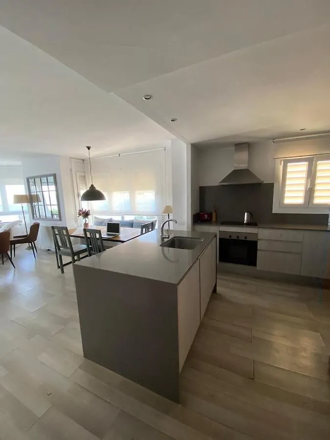Espectacular piso de 134m2 en primera línea de mar Apartamento L' Escala