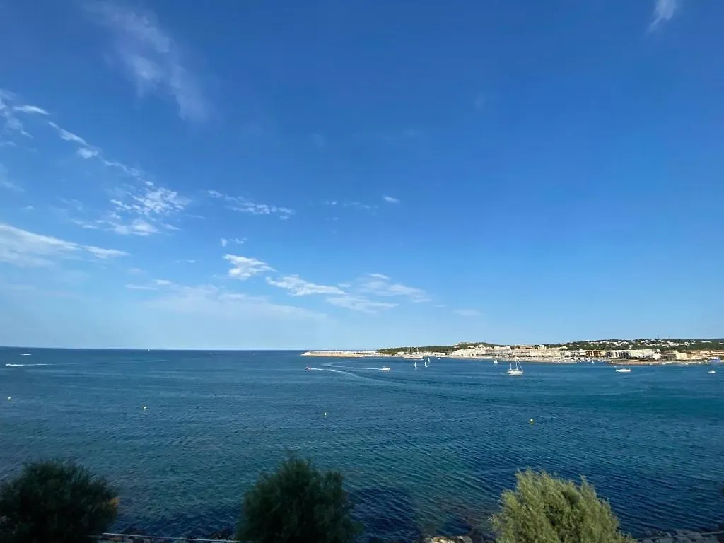 Espectacular piso de 134m2 en primera línea de mar Apartamento L' Escala